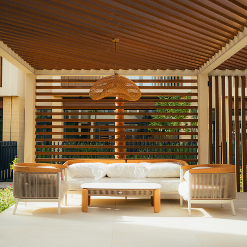 DISTRICT 34 - Exterior